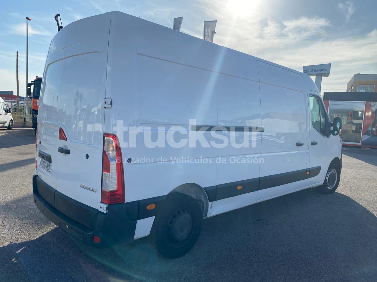 RENAULT MASTER 150.35 - Closed box van: picture 4 RENAULT MASTER 150.35 - Closed box van: picture 4