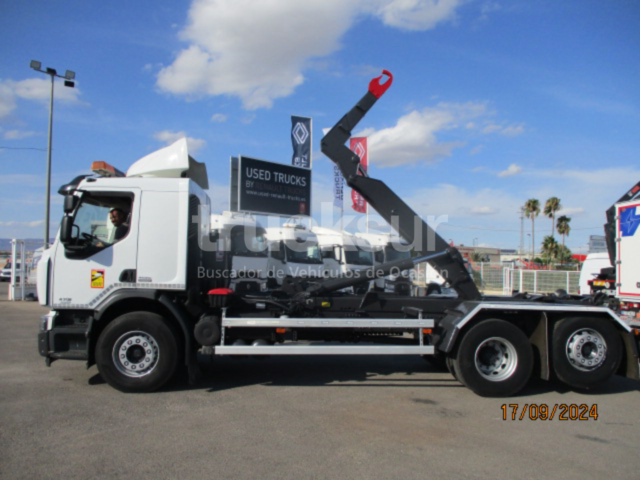 RENAULT PREMIUM 430.26 LANDER - Hook lift truck: picture 4 RENAULT PREMIUM 430.26 LANDER - Hook lift truck: picture 4
