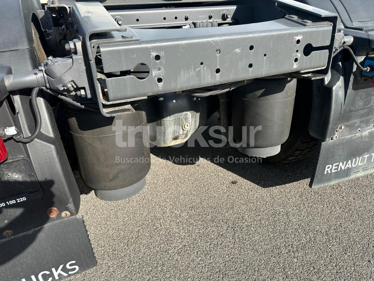 Tractor unit RENAULT C430: picture 33