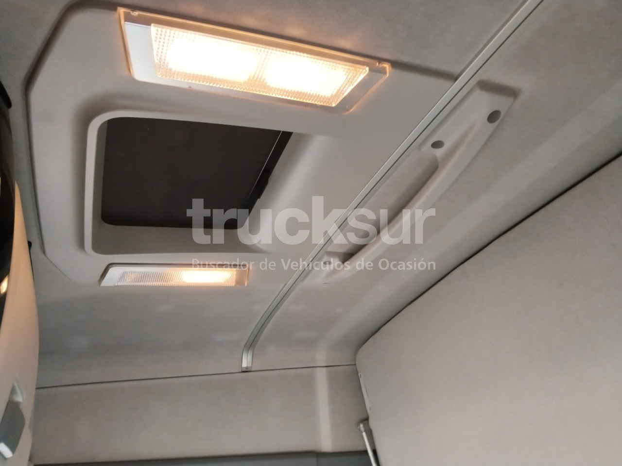 Tractor unit RENAULT T480 SLEEPER CAB: picture 11