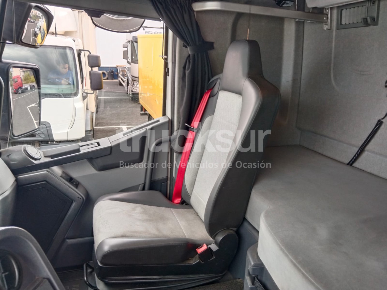 Tractor unit RENAULT T480 SLEEPER CAB: picture 14