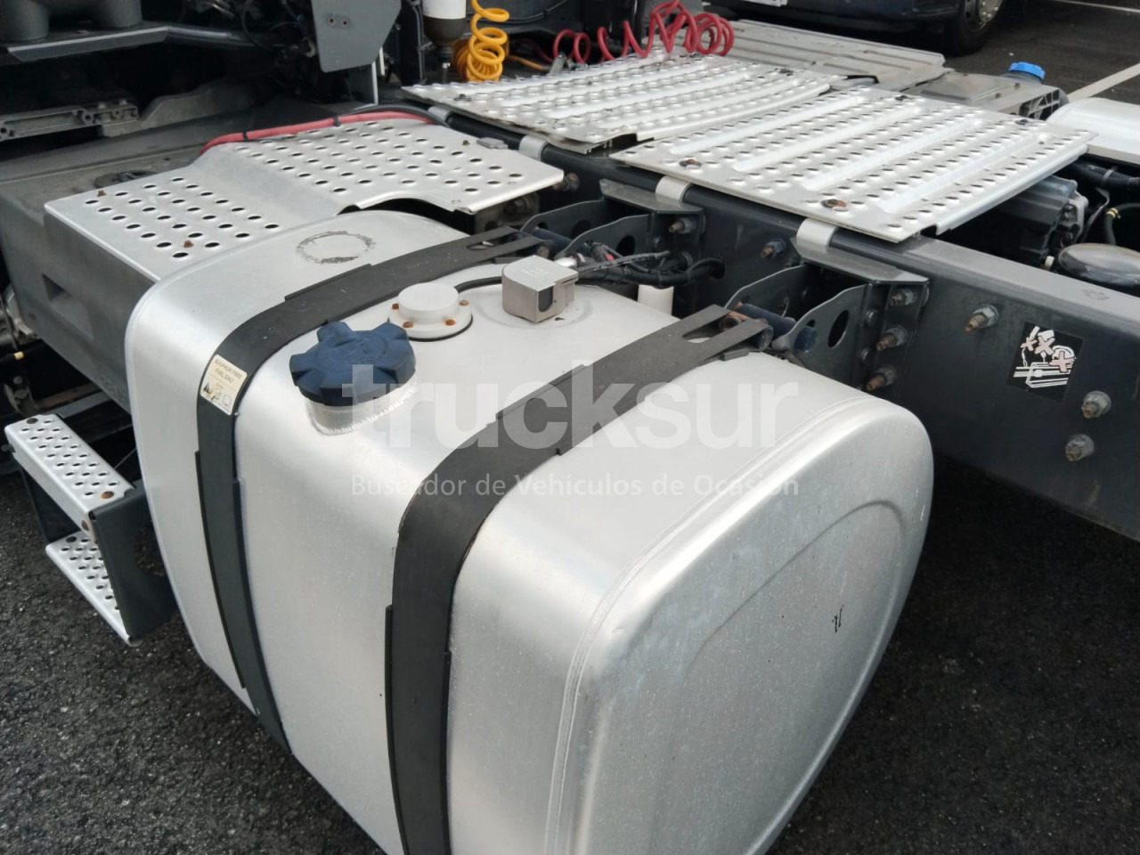 Tractor unit RENAULT T480 SLEEPER CAB: picture 12