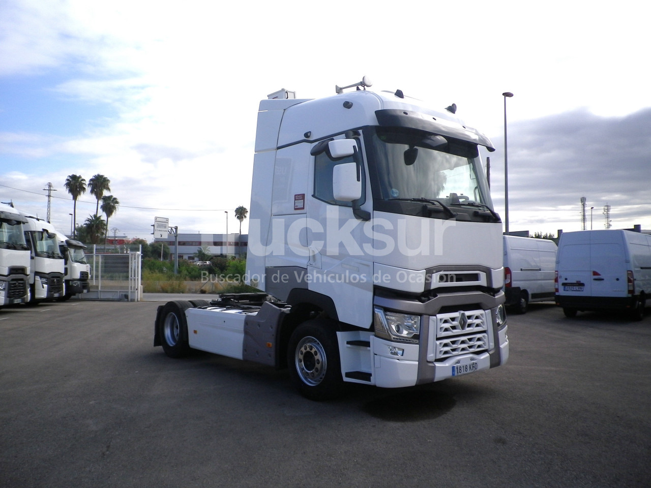 RENAULT T520 HIGH SLEEPER CAB - Tractor unit: picture 3 RENAULT T520 HIGH SLEEPER CAB - Tractor unit: picture 3