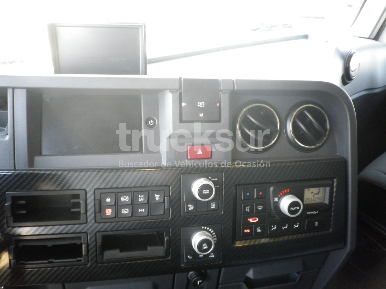 Leasing of RENAULT T520 HIGH SLEEPER CAB RENAULT T520 HIGH SLEEPER CAB: picture 11