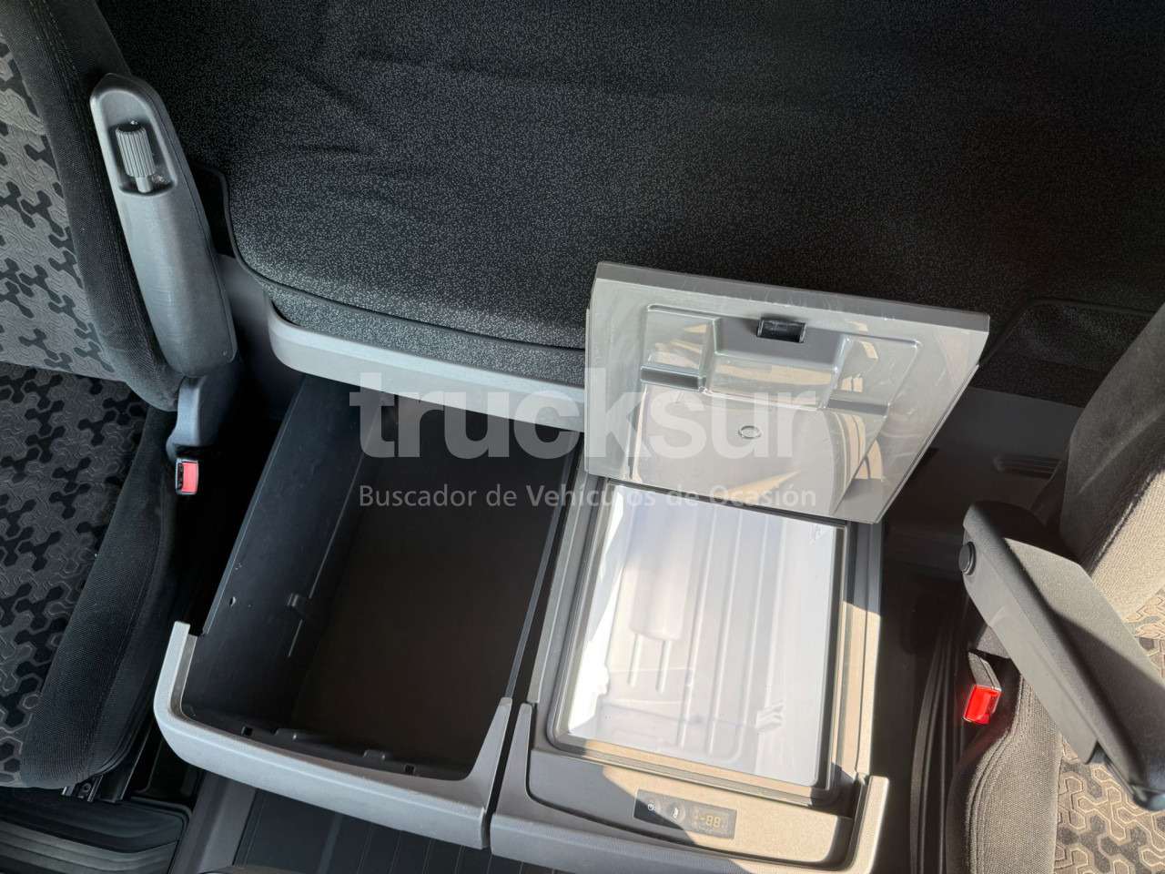 Tractor unit SCANIA R450: picture 11