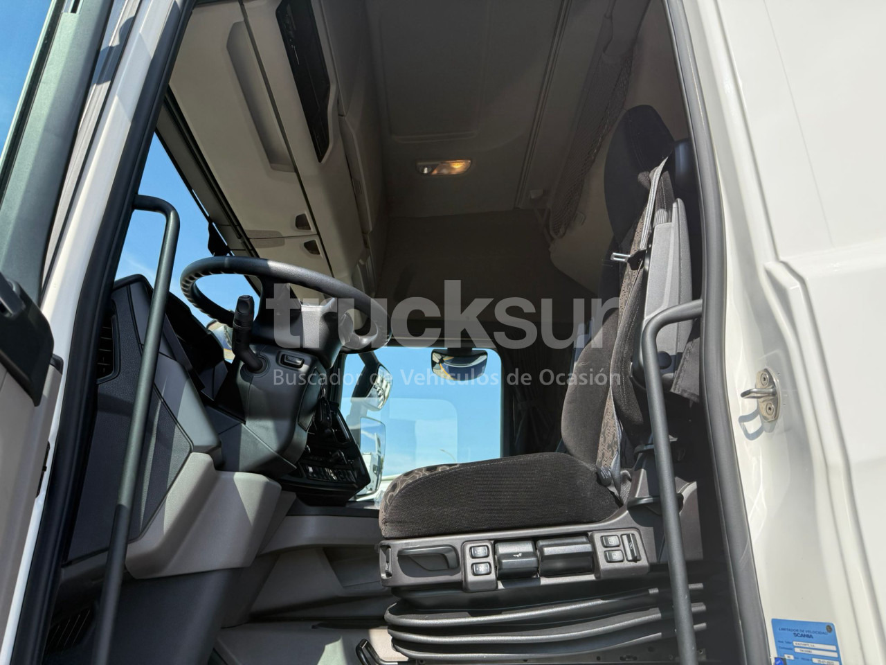 Tractor unit SCANIA R450: picture 13