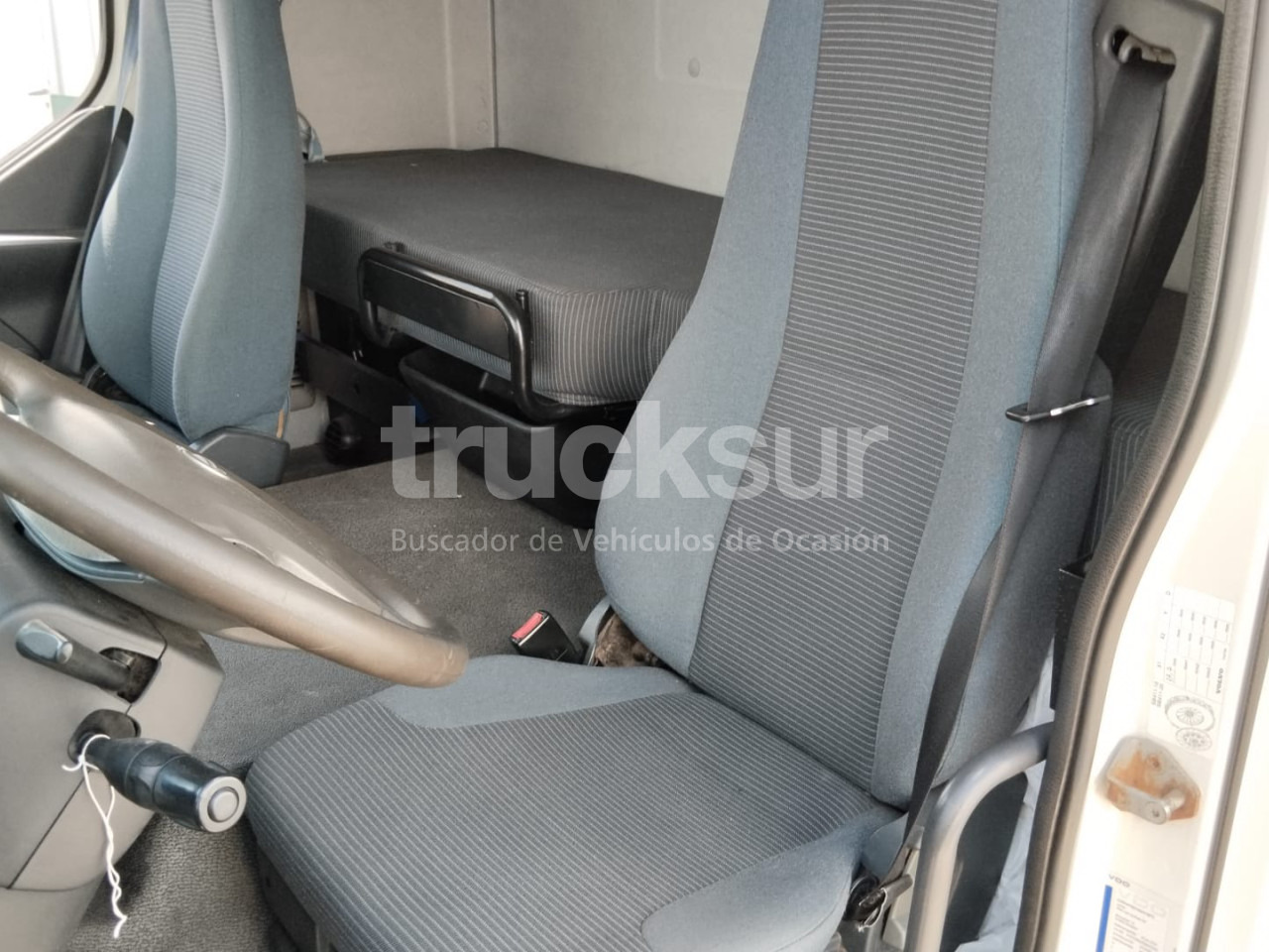 VOLVO FL290 - Refrigerated truck: picture 4 VOLVO FL290 - Refrigerated truck: picture 4