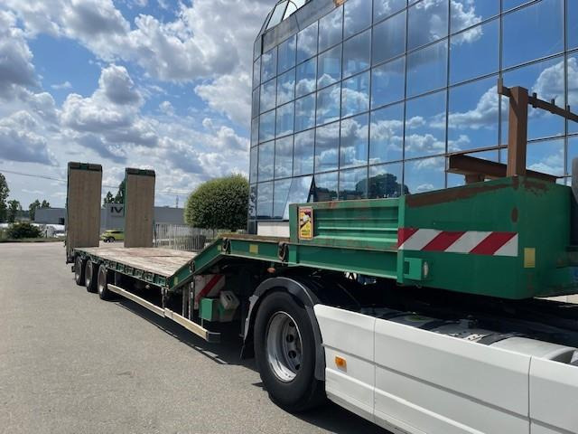 Actm - Low loader semi-trailer: picture 2 Actm - Low loader semi-trailer: picture 2