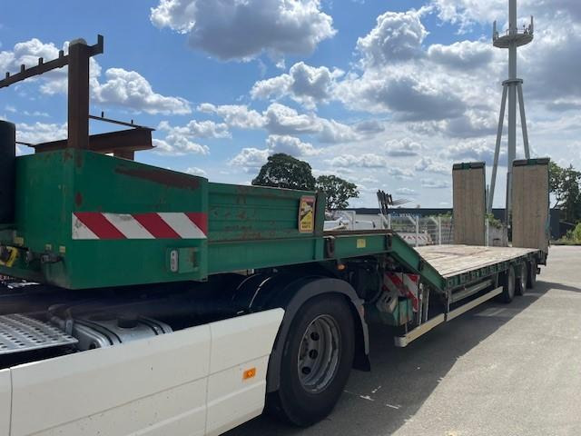 Actm - Low loader semi-trailer: picture 1 Actm - Low loader semi-trailer: picture 1