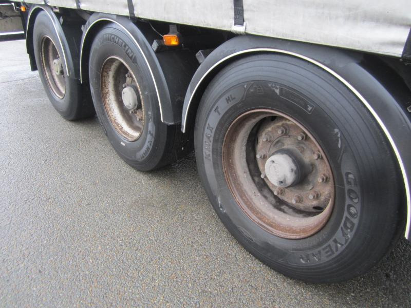 Fruehauf - Curtainsider semi-trailer: picture 4 Fruehauf - Curtainsider semi-trailer: picture 4