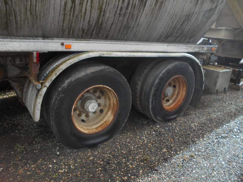 Fruehauf - Tanker semi-trailer: picture 3 Fruehauf - Tanker semi-trailer: picture 3