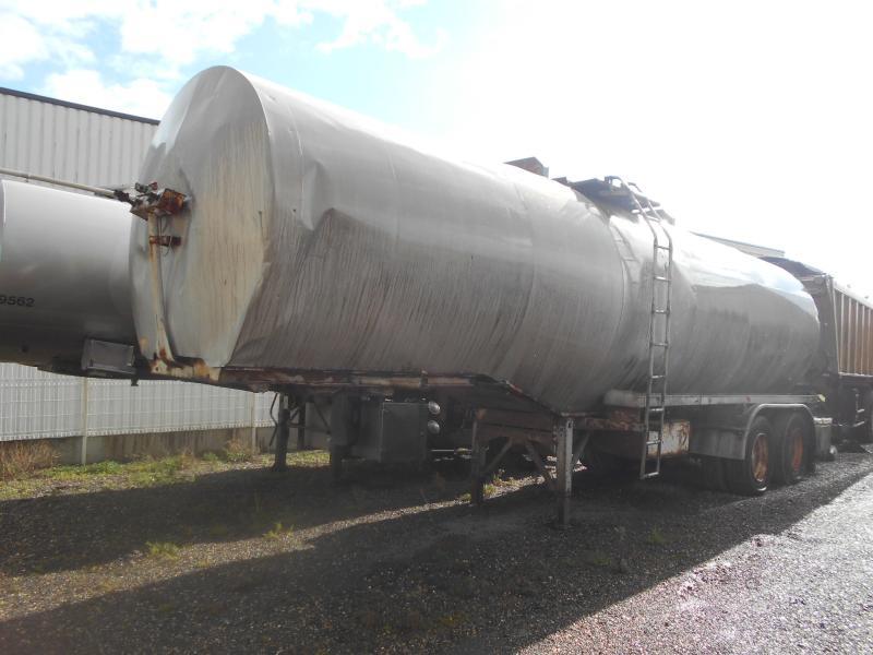 Fruehauf - Tanker semi-trailer: picture 1 Fruehauf - Tanker semi-trailer: picture 1