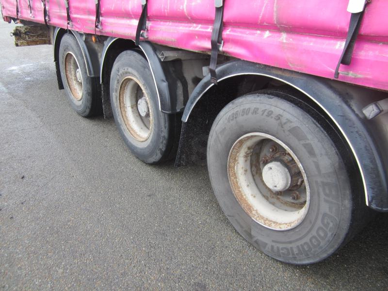 Fruehauf - Curtainsider semi-trailer: picture 4 Fruehauf - Curtainsider semi-trailer: picture 4