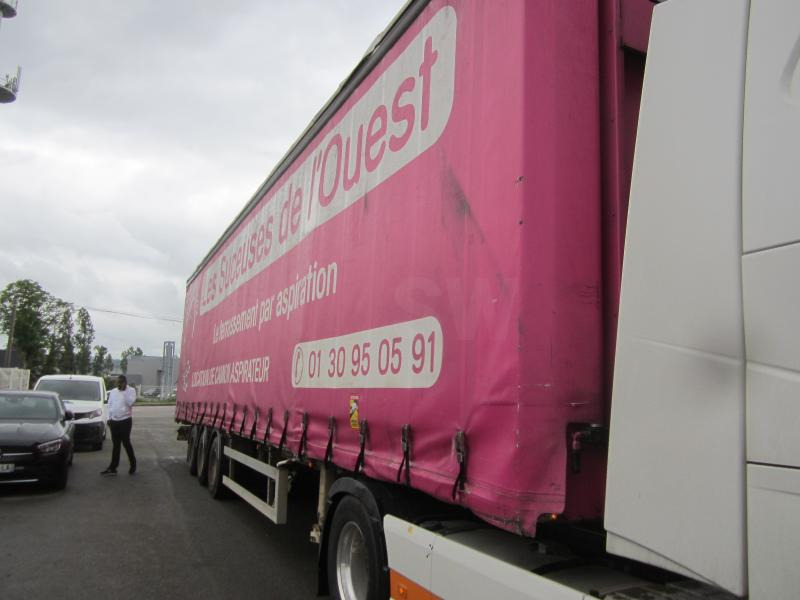 Fruehauf - Curtainsider semi-trailer: picture 1 Fruehauf - Curtainsider semi-trailer: picture 1