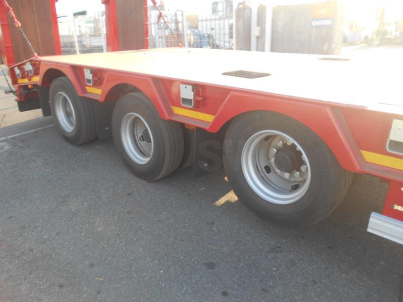 Invepe - Low loader semi-trailer: picture 3 Invepe - Low loader semi-trailer: picture 3
