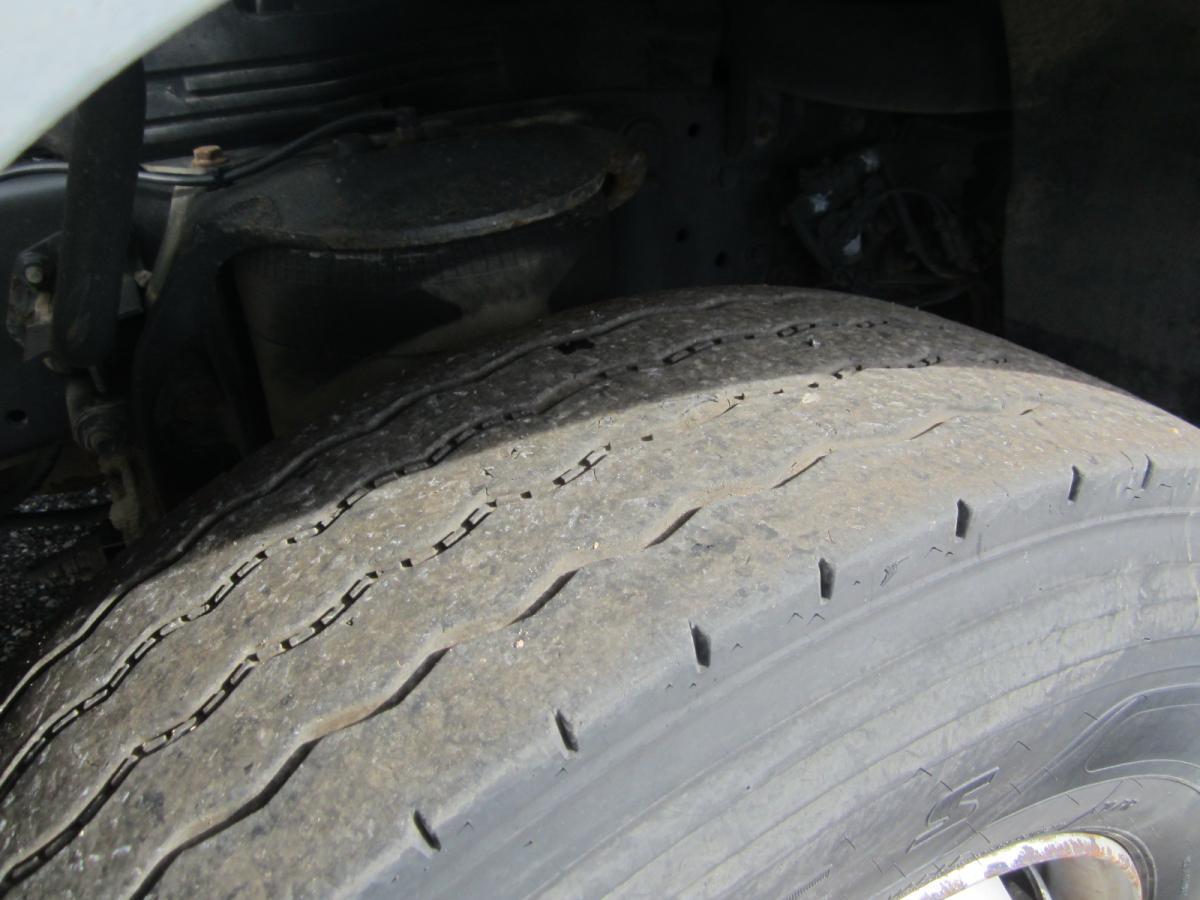 Refuse truck Mercedes Axor 2533: picture 8