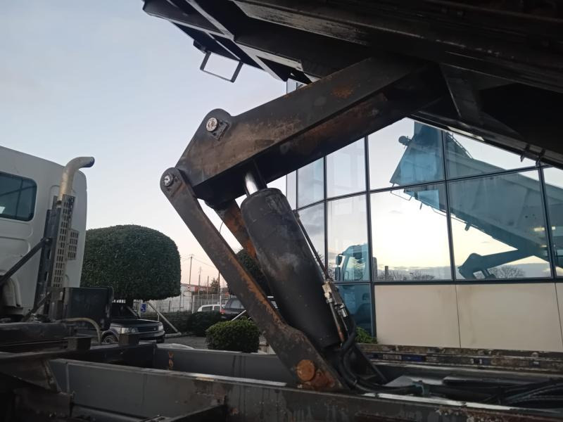 Renault Kerax 410 DXI - Tipper: picture 4 Renault Kerax 410 DXI - Tipper: picture 4