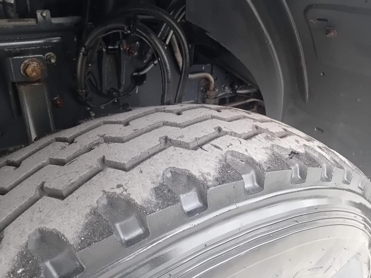 Renault Kerax 430 DXI - Skip loader truck: picture 4 Renault Kerax 430 DXI - Skip loader truck: picture 4