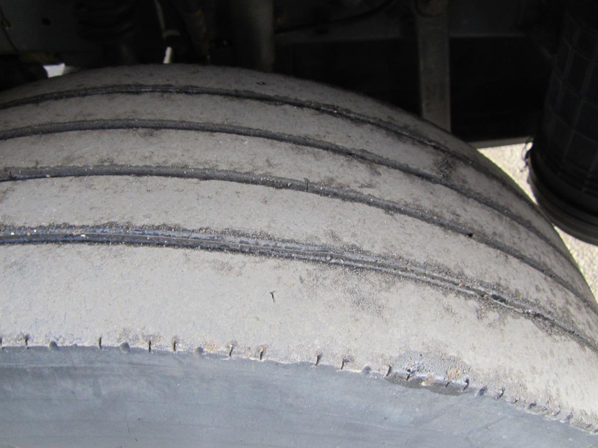 Renault Midlum 180 DCI - Curtain side truck: picture 5 Renault Midlum 180 DCI - Curtain side truck: picture 5