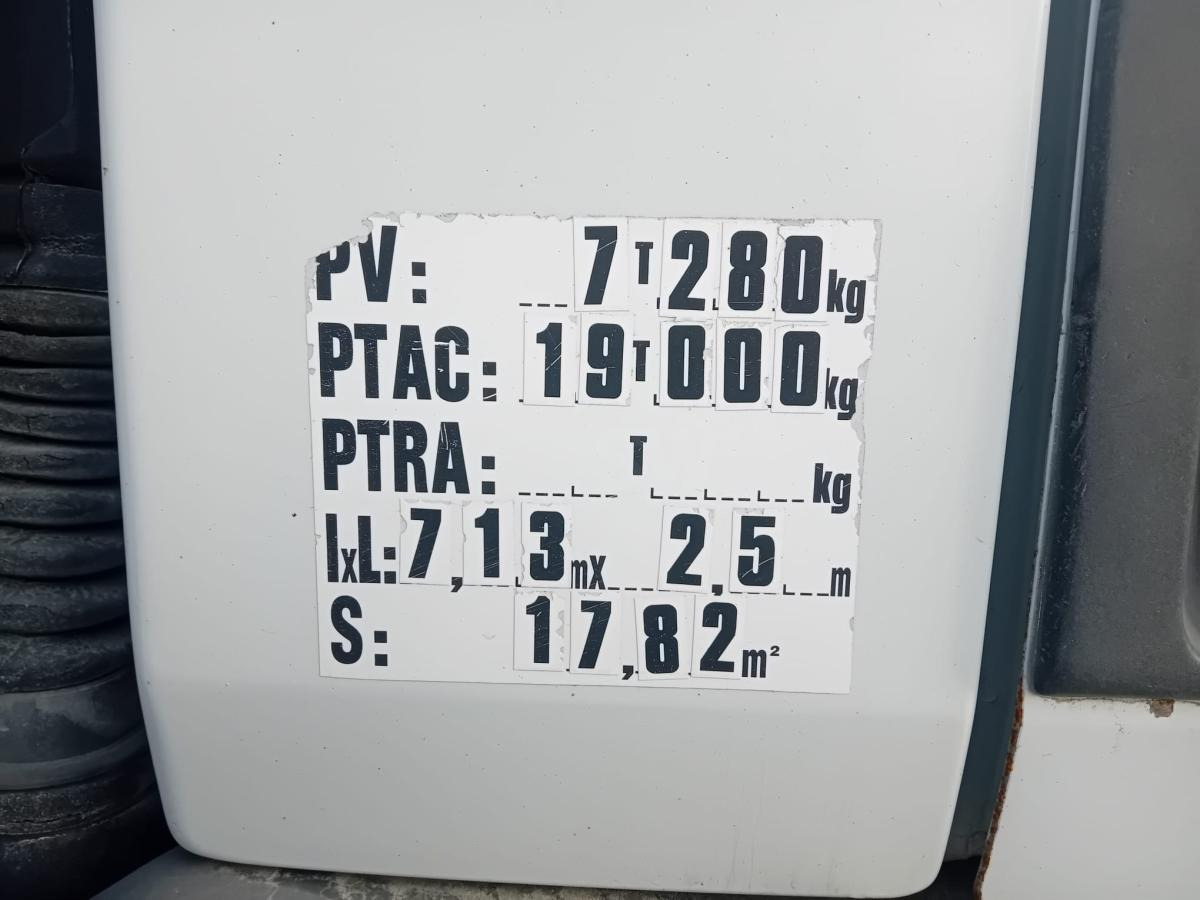 Renault Premium 250 - Tanker truck: picture 5 Renault Premium 250 - Tanker truck: picture 5