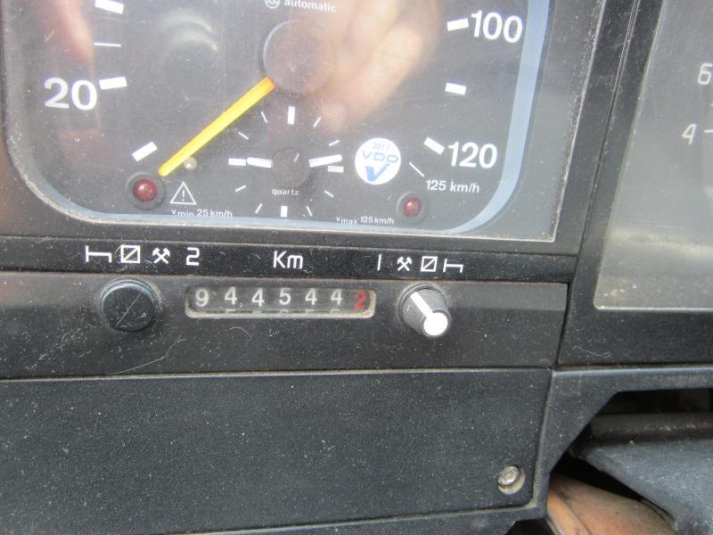 Tanker truck Renault Premium 340: picture 14