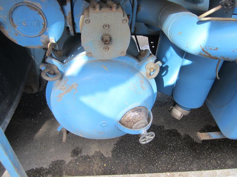 Tanker truck Renault Premium 340: picture 9