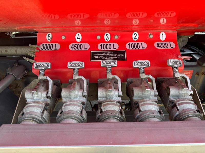 Tanker truck for transportation of fuel Renault Premium: picture 10 Tanker truck for transportation of fuel Renault Premium: picture 10