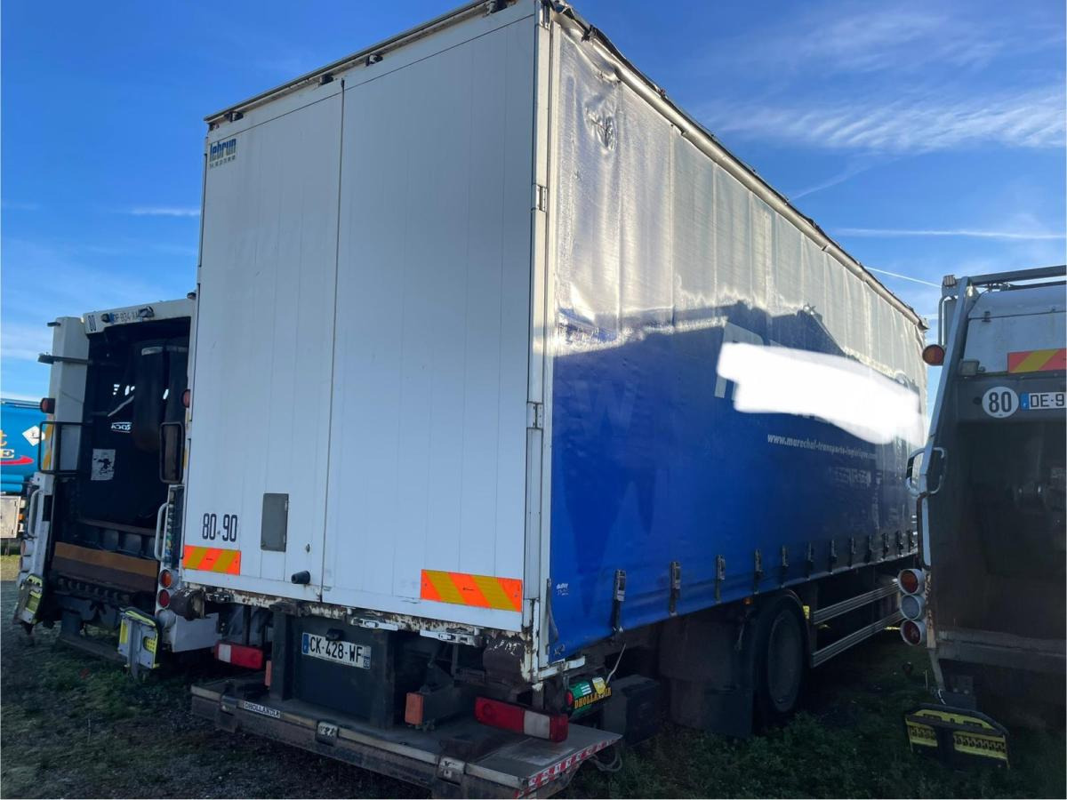 Renault Premium - Curtain side truck: picture 3 Renault Premium - Curtain side truck: picture 3