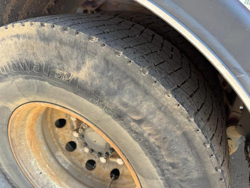 Tanker truck for transportation of fuel Renault Premium: picture 11 Tanker truck for transportation of fuel Renault Premium: picture 11