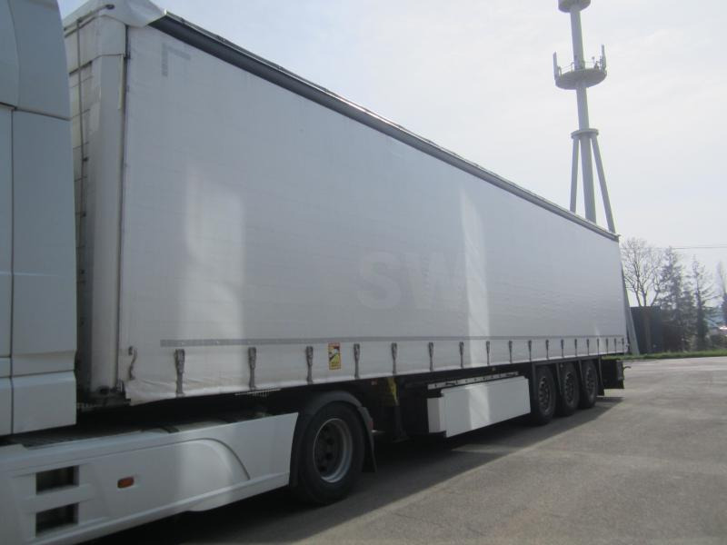 Schmitz - Closed box semi-trailer: picture 1 Schmitz - Closed box semi-trailer: picture 1