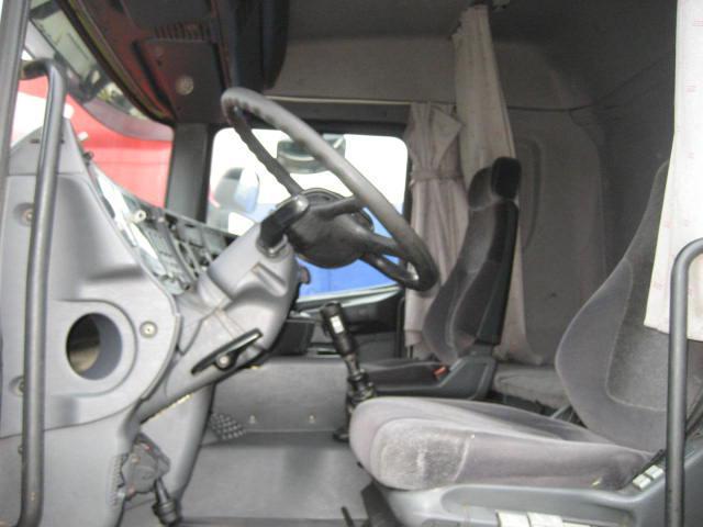Scania L 114L380 - Tractor unit: picture 2 Scania L 114L380 - Tractor unit: picture 2