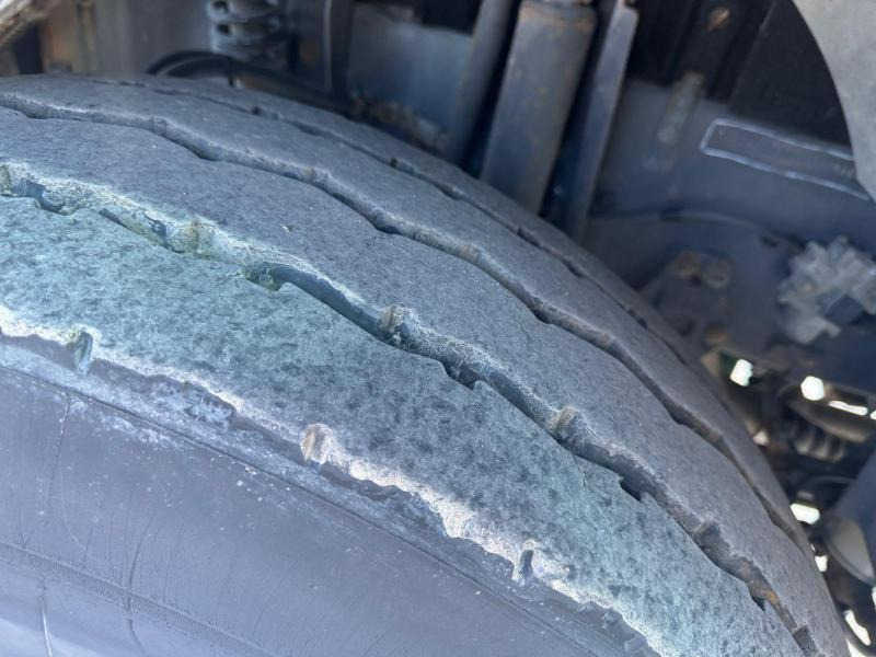 Volvo FM 380 - Skip loader truck: picture 4 Volvo FM 380 - Skip loader truck: picture 4