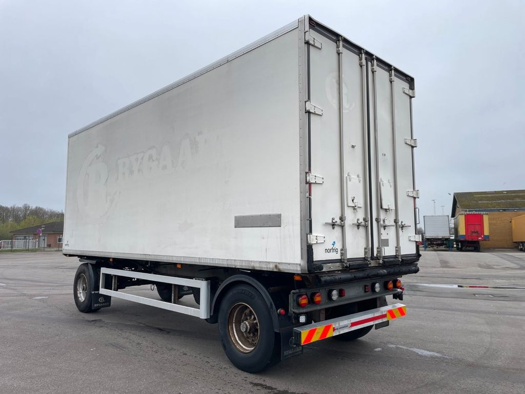 Krone 18 t. 2 axle ThermoKing SL-200e Krone 18 t. 2 axle ThermoKing SL-200e - Refrigerated trailer: picture 4 Krone 18 t. 2 axle ThermoKing SL-200e Krone 18 t. 2 axle ThermoKing SL-200e - Refrigerated trailer: picture 4