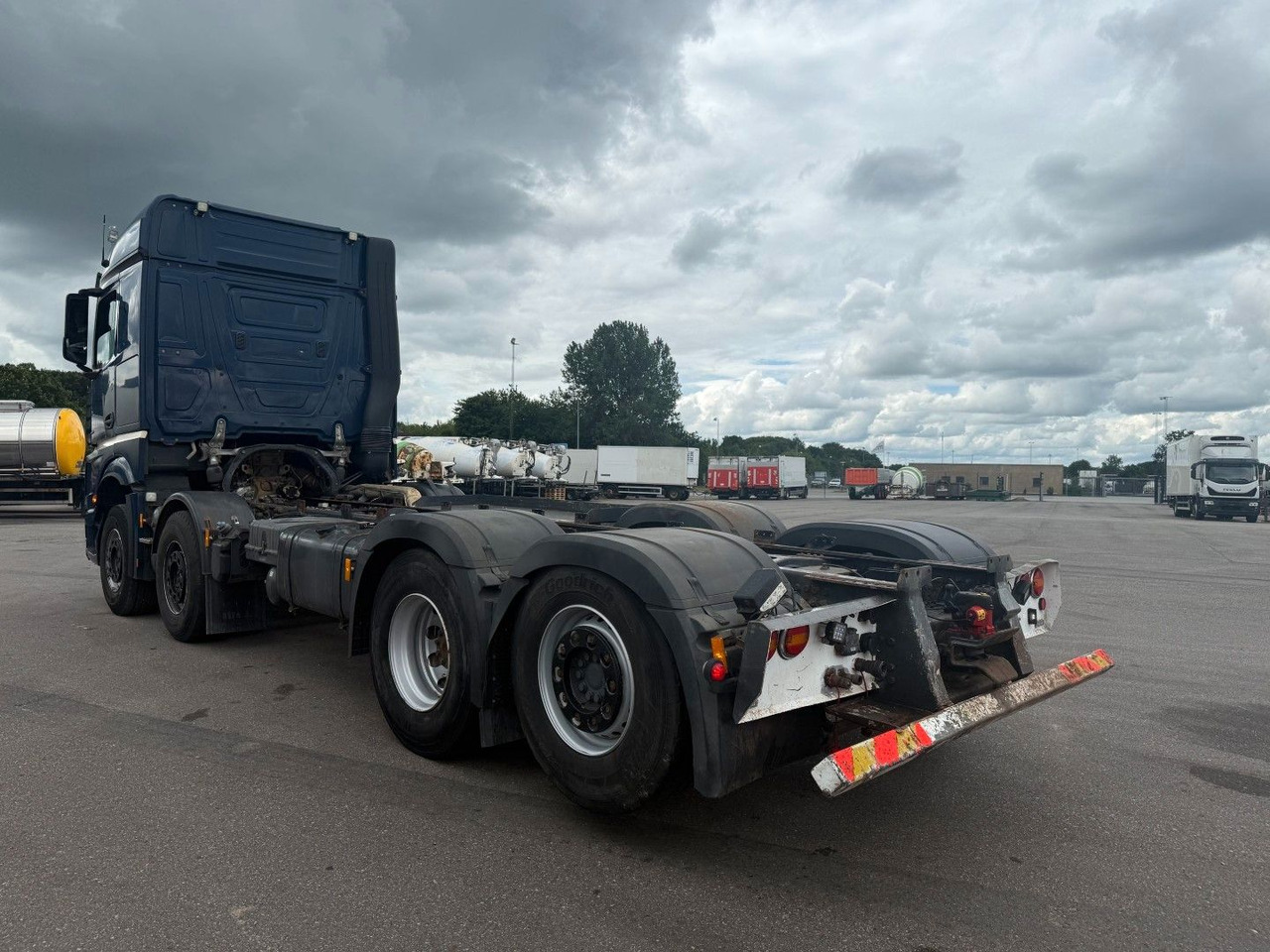 Mercedes-Benz Arocs 3253 8x26 Euro 6 Chassis / Fahrgestell - Cab chassis truck: picture 4 Mercedes-Benz Arocs 3253 8x26 Euro 6 Chassis / Fahrgestell - Cab chassis truck: picture 4