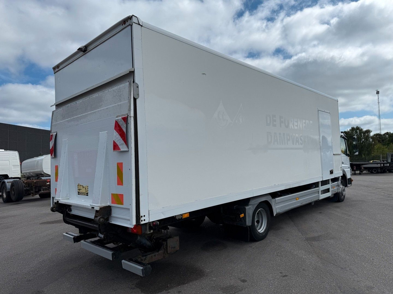 Mercedes-Benz Atego 1218 4x2 Euro 5 8,0 m. koffer - Box truck: picture 3 Mercedes-Benz Atego 1218 4x2 Euro 5 8,0 m. koffer - Box truck: picture 3