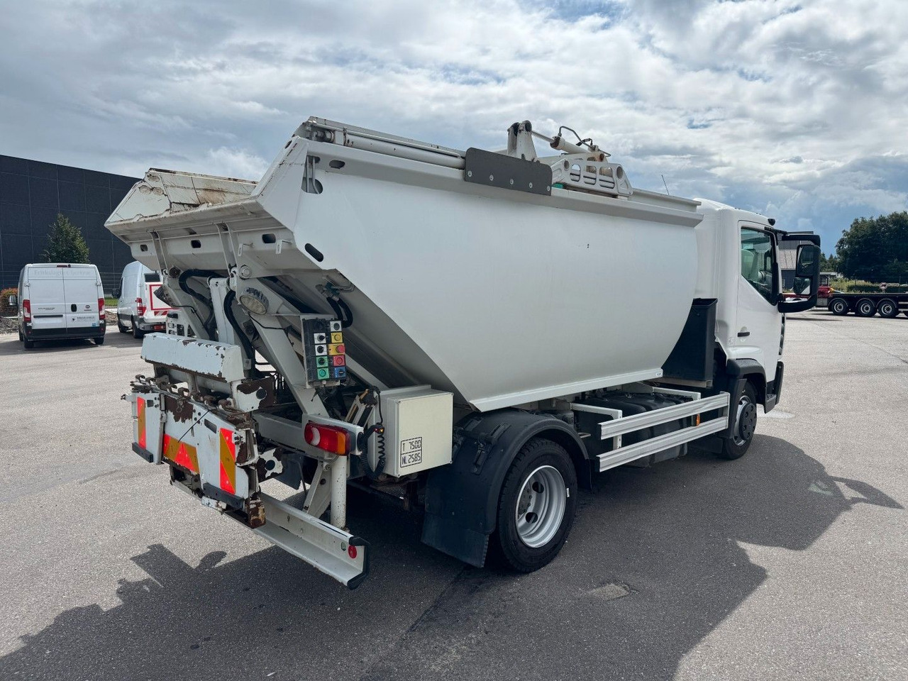 Renault D7.5 180 4x2 Semat/Techno Azimut 8 m3 Garbage - Refuse truck: picture 3 Renault D7.5 180 4x2 Semat/Techno Azimut 8 m3 Garbage - Refuse truck: picture 3