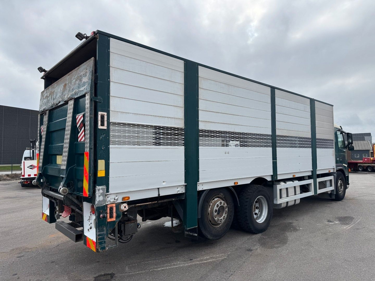 Volvo FM9 380 6x2*4 Tiertransporter / Livestock - Horse truck: picture 3 Volvo FM9 380 6x2*4 Tiertransporter / Livestock - Horse truck: picture 3