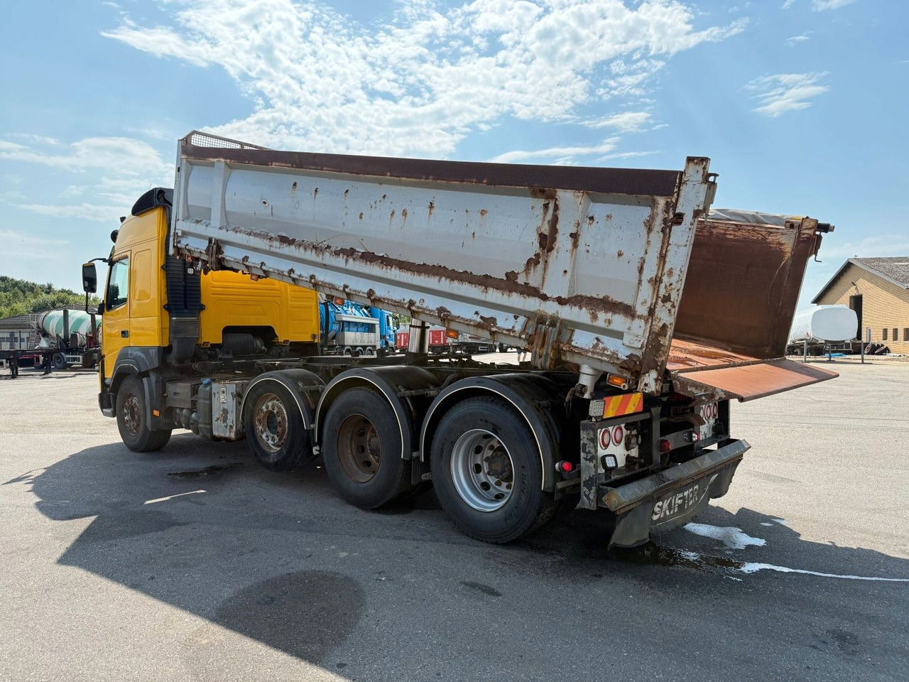 Volvo FMX500 8x4/4 Steel tipper Volvo FMX500 8x4/4 Steel tipper - Tipper: picture 4 Volvo FMX500 8x4/4 Steel tipper Volvo FMX500 8x4/4 Steel tipper - Tipper: picture 4