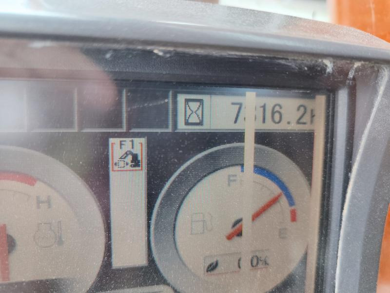 Crawler excavator Hitachi ZX280LC-3H: picture 6 Crawler excavator Hitachi ZX280LC-3H: picture 6