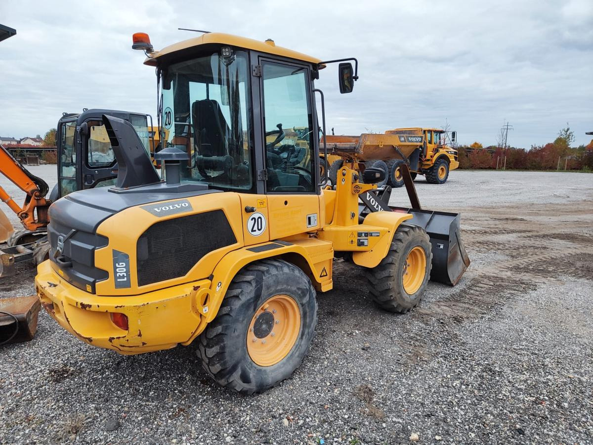Volvo L30G - Wheel loader: picture 2 Volvo L30G - Wheel loader: picture 2