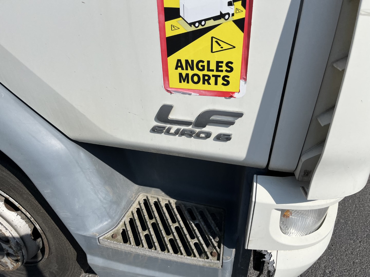 DAF LF 220 - Curtain side truck: picture 3 DAF LF 220 - Curtain side truck: picture 3