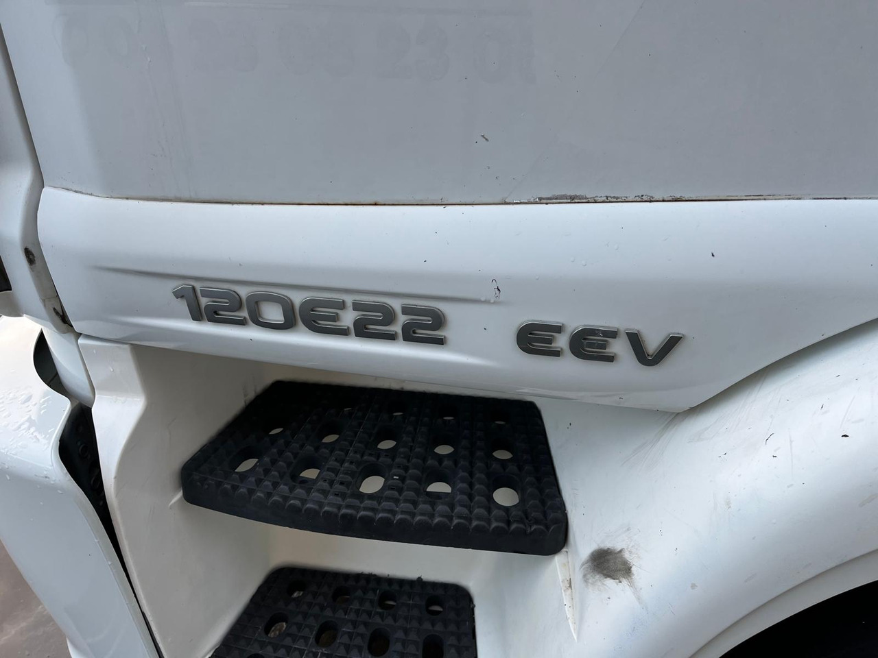 Iveco Eurocargo 120 E 22 - Curtain side truck: picture 4 Iveco Eurocargo 120 E 22 - Curtain side truck: picture 4