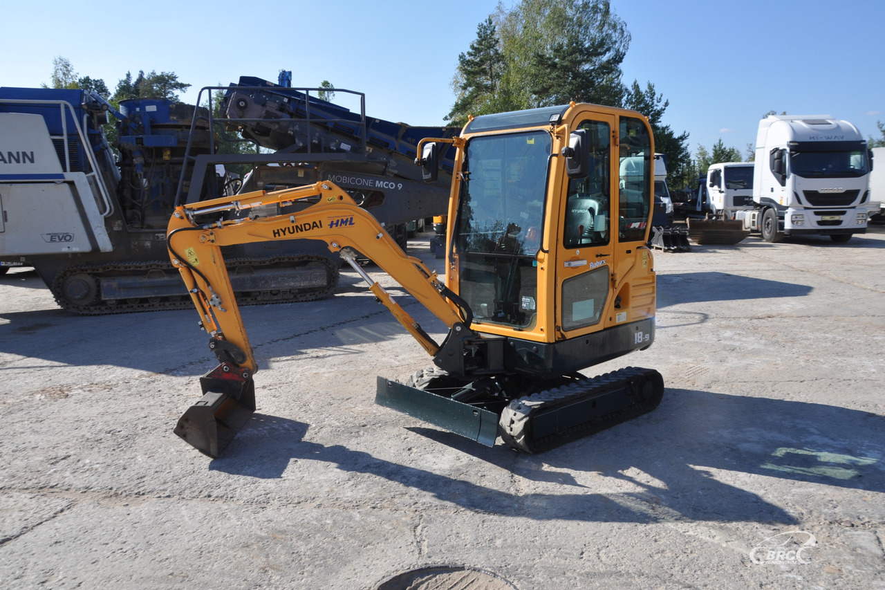 Hyundai R18-9 - Mini excavator: picture 1 Hyundai R18-9 - Mini excavator: picture 1