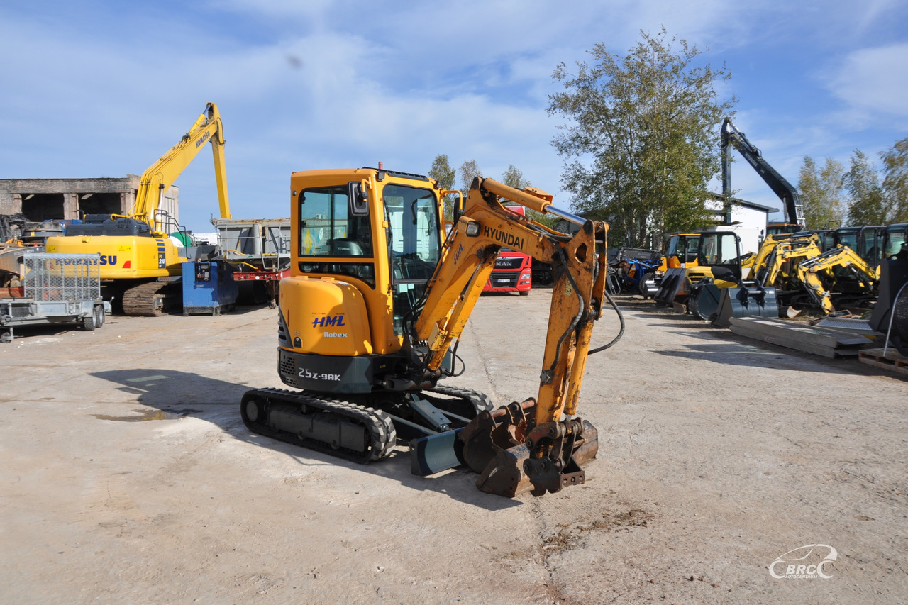 Hyundai R25Z-9AK - Mini excavator: picture 4 Hyundai R25Z-9AK - Mini excavator: picture 4
