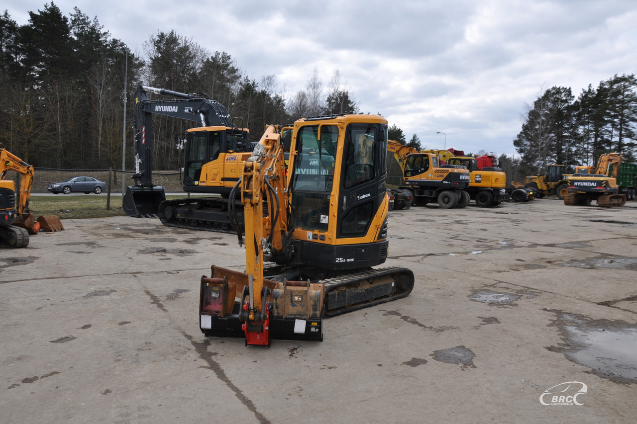 Hyundai R25Z-9AK - Mini excavator: picture 1 Hyundai R25Z-9AK - Mini excavator: picture 1