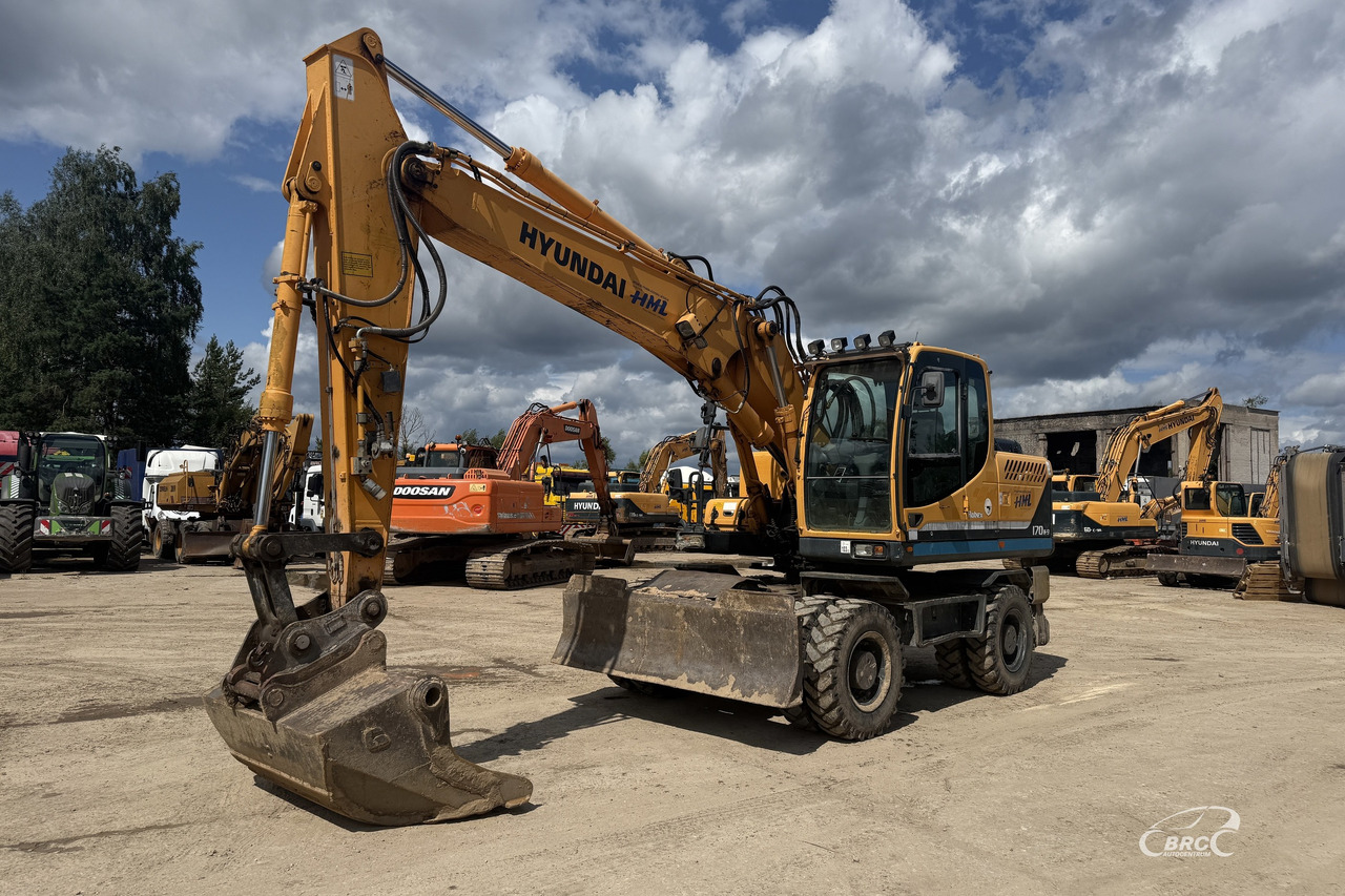 Hyundai Robex - Wheel excavator: picture 1 Hyundai Robex - Wheel excavator: picture 1