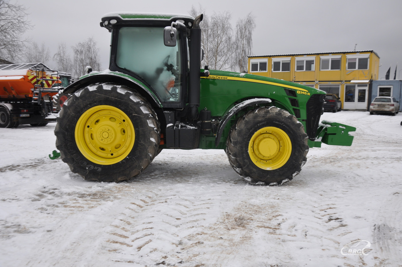 John Deere 8245R - Farm tractor: picture 4 John Deere 8245R - Farm tractor: picture 4