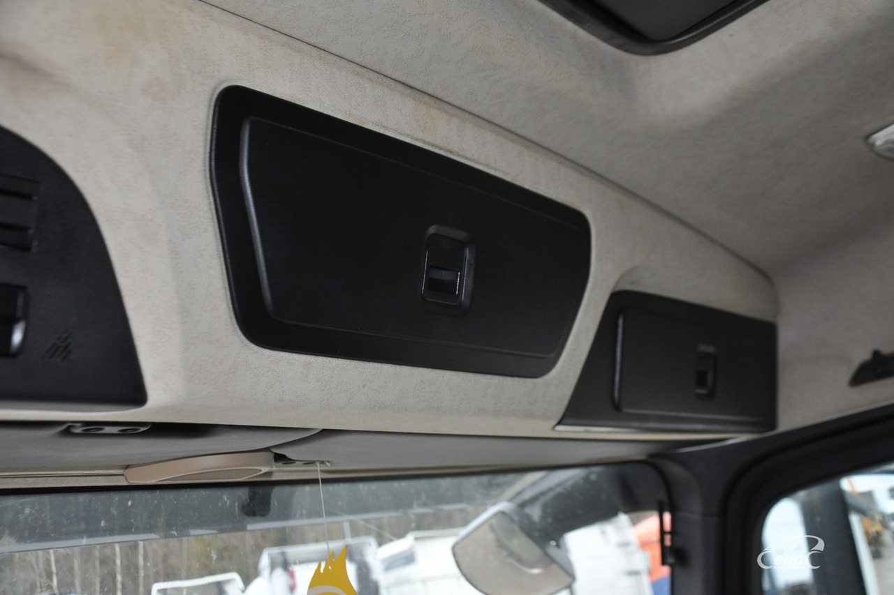 Tractor unit Mercedes-Benz Actros: picture 18