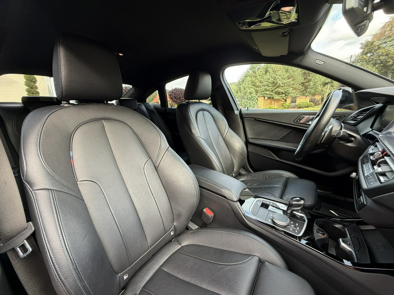 Saloon car BMW 220: picture 47 Saloon car BMW 220: picture 47