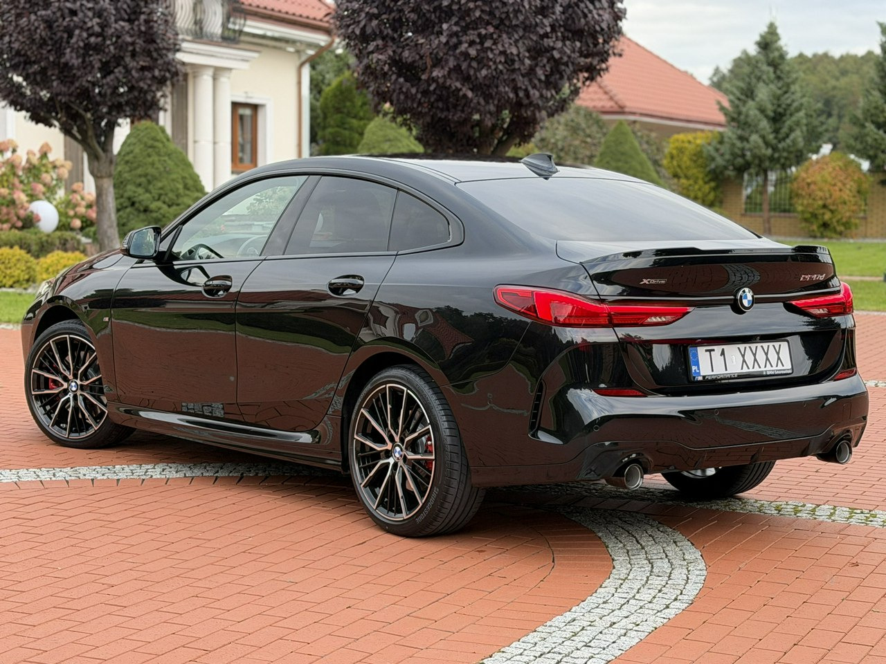 Saloon car BMW 220: picture 14 Saloon car BMW 220: picture 14